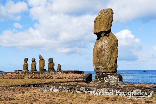 Moai, in Ahu Tahai, close to Hanga Roa, Rapa Nui or Easter Island, Pacific