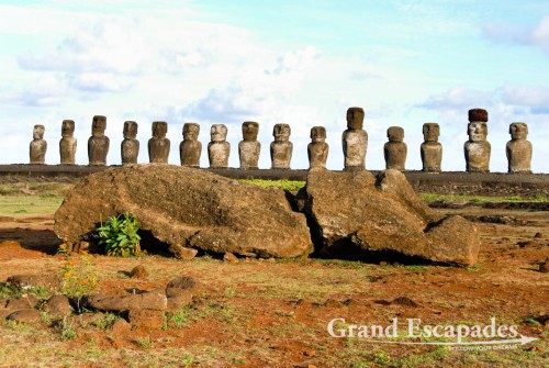 Ahu Tongariki, the largest Ahu ever built with 15 Moais, Rapa Nui or Easter Island, Pacific